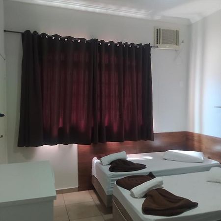 Pousada Quarto Familiar Com Ar,Frigobar,Wi Fi, Garagem Aparecida  Eksteriør bilde